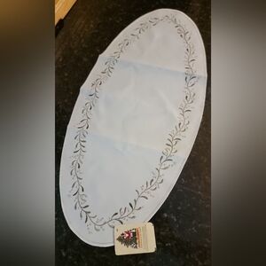 Kathe Wohlfahrt Christmas Doily White Embroidered 23"×11" New